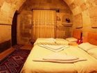 фото отеля Falcon Cave Suites