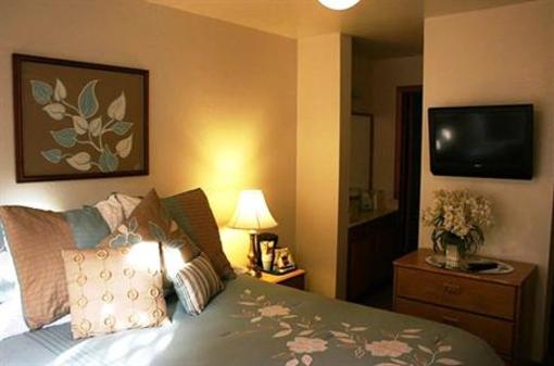 фото отеля North Shore Inn
