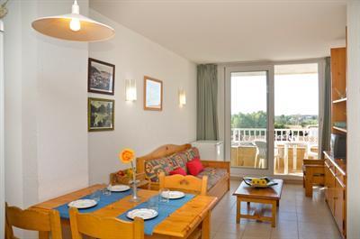 фото отеля Apartamentos Del Sol Torroella de Montgri