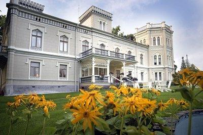 фото отеля Karhulan Hovi Manor