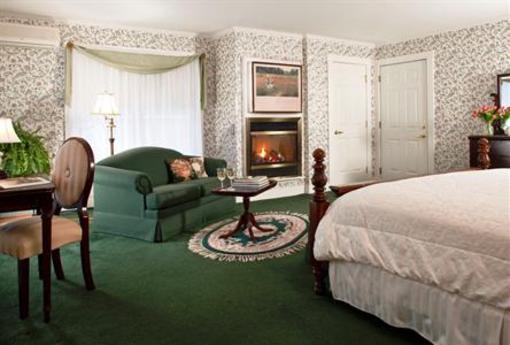 фото отеля Brook Farm Inn
