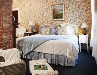 фото отеля Brook Farm Inn