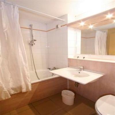 фото отеля Kyriad Villeneuve la Garenne