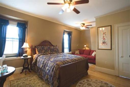 фото отеля Morrill Mansion Bed & Breakfast