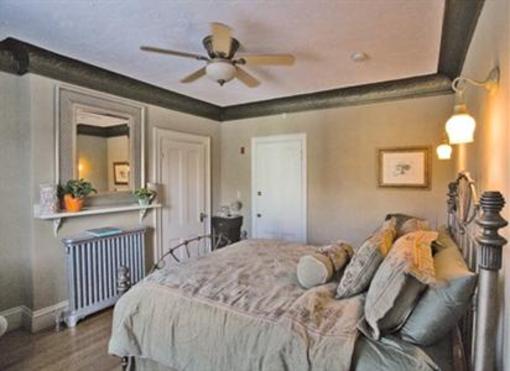 фото отеля Morrill Mansion Bed & Breakfast