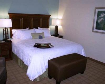 фото отеля Hampton Inn and Suites Center