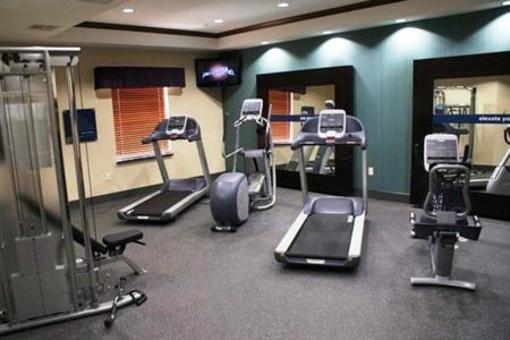 фото отеля Hampton Inn and Suites Center