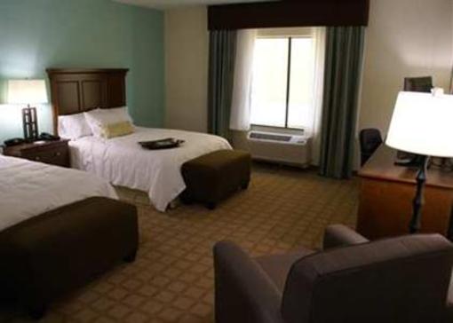 фото отеля Hampton Inn and Suites Center