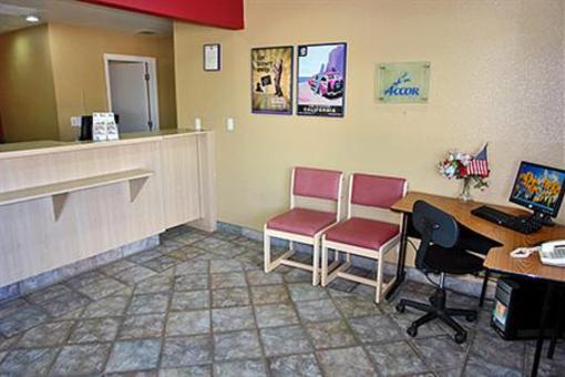 фото отеля Motel 6 Carlsbad (New Mexico)