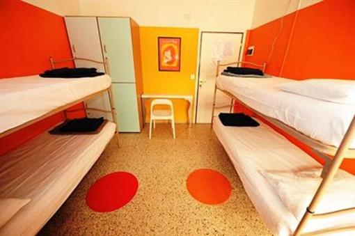 фото отеля Sunflower Youth Hotel B&B Berna