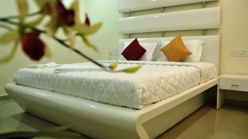 фото отеля The Crown Hotel Hyderabad