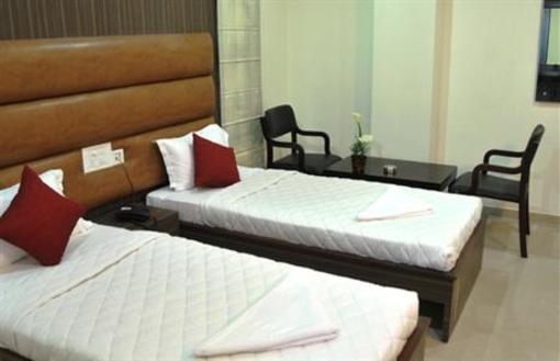 фото отеля The Crown Hotel Hyderabad