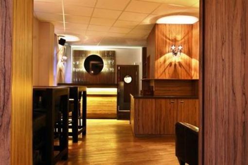 фото отеля Hotel Zum Löwen Duisburg