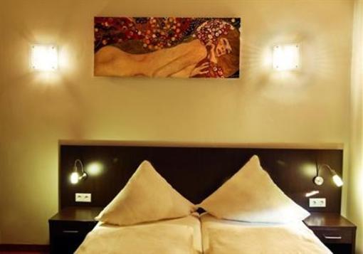 фото отеля Hotel Zum Löwen Duisburg