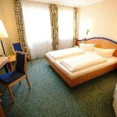 фото отеля Hotel Neuwirt Sauerlach
