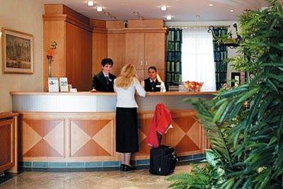 фото отеля Hotel Neuwirt Sauerlach