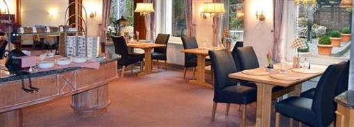 фото отеля Kur und Kneipphotel Zum Goldenen Hirsch