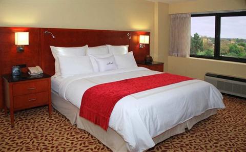фото отеля Doubletree Norwalk Hotel