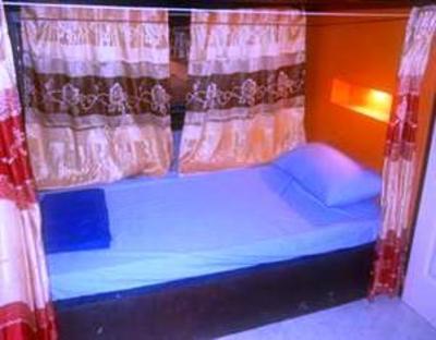 фото отеля Bed 'n' Bar Hostel