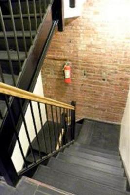 фото отеля Smart Apartments East Village Townhouse