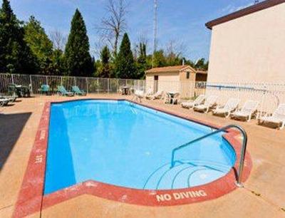 фото отеля Super 8 Milan Sandusky Area