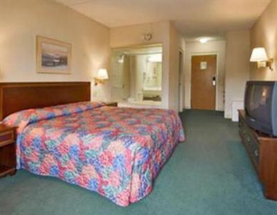фото отеля Super 8 Milan Sandusky Area