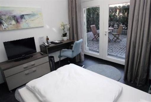 фото отеля Hotel am Hof Taufkirchen