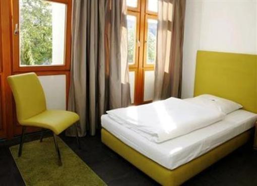 фото отеля Hotel am Hof Taufkirchen