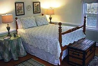 фото отеля The Blushing Oyster Bed & Breakfast