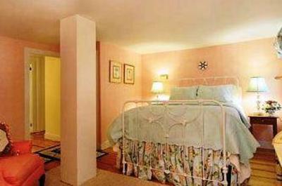 фото отеля The Blushing Oyster Bed & Breakfast