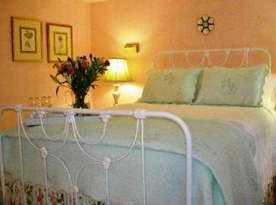 фото отеля The Blushing Oyster Bed & Breakfast