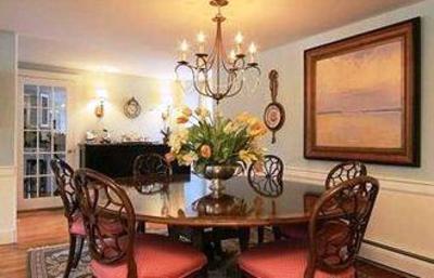 фото отеля The Blushing Oyster Bed & Breakfast
