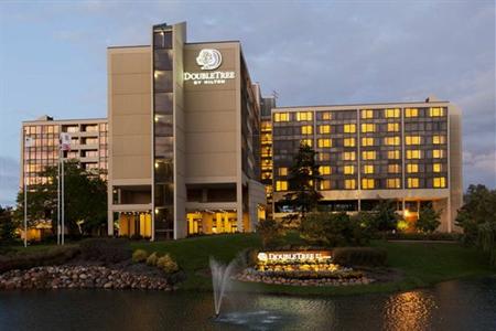 фото отеля Doubletree Hotel Chicago Oak Brook