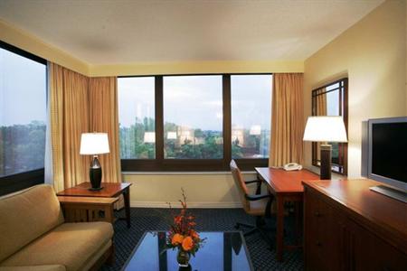 фото отеля Doubletree Hotel Chicago Oak Brook