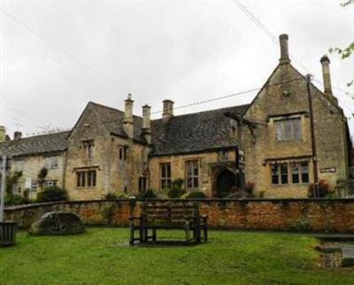 фото отеля Shaven Crown Hotel Shipton-under-Wychwood