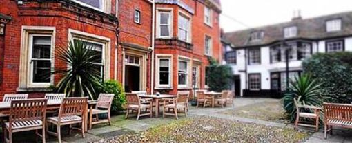 фото отеля The Rutland Arms Hotel Newmarket (England)