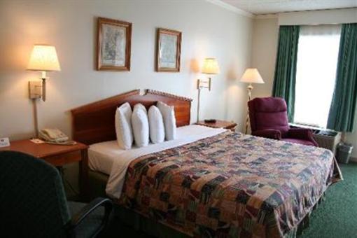 фото отеля West Bank Inn