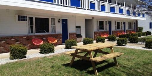 фото отеля Midway Motel and Cottages Wells