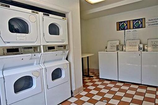 фото отеля Studio 6 Austin Midtown
