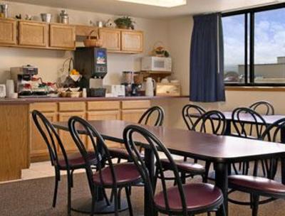 фото отеля Super 8 Motel Watertown (South Dakota)