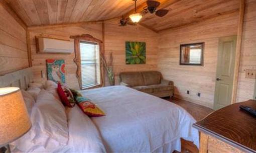 фото отеля Schlitterbahn Resort at New Braunfels