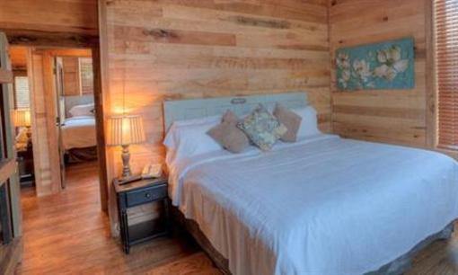 фото отеля Schlitterbahn Resort at New Braunfels