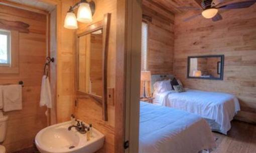 фото отеля Schlitterbahn Resort at New Braunfels