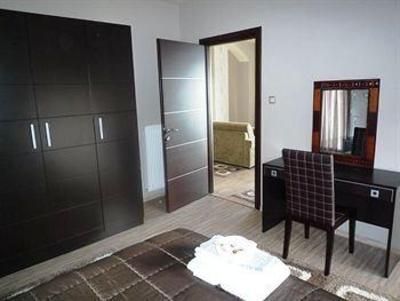 фото отеля Paralimnio Suites Kastoria