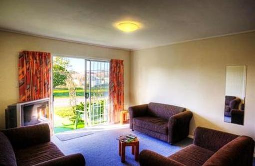 фото отеля Equestrian Lodge Motel