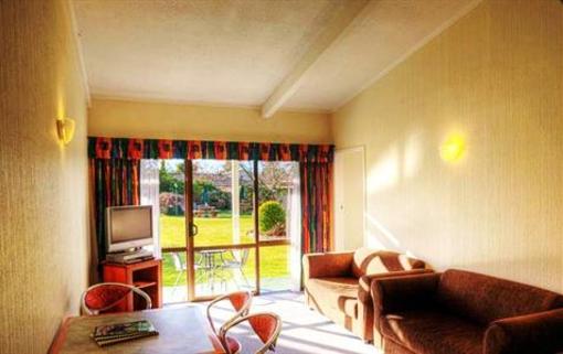 фото отеля Equestrian Lodge Motel