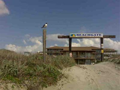 фото отеля Beachgate CondoSuites and Motel