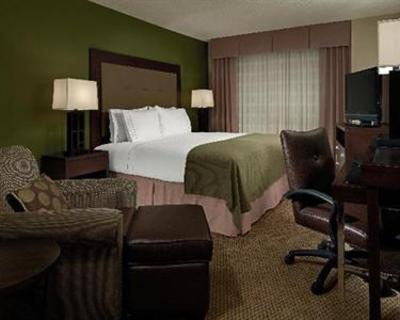 фото отеля Holiday Inn Express Charleston - Civic Center