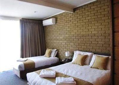 фото отеля Comfort Inn Mitchell on Main