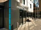 фото отеля Motel One Hamburg Alster